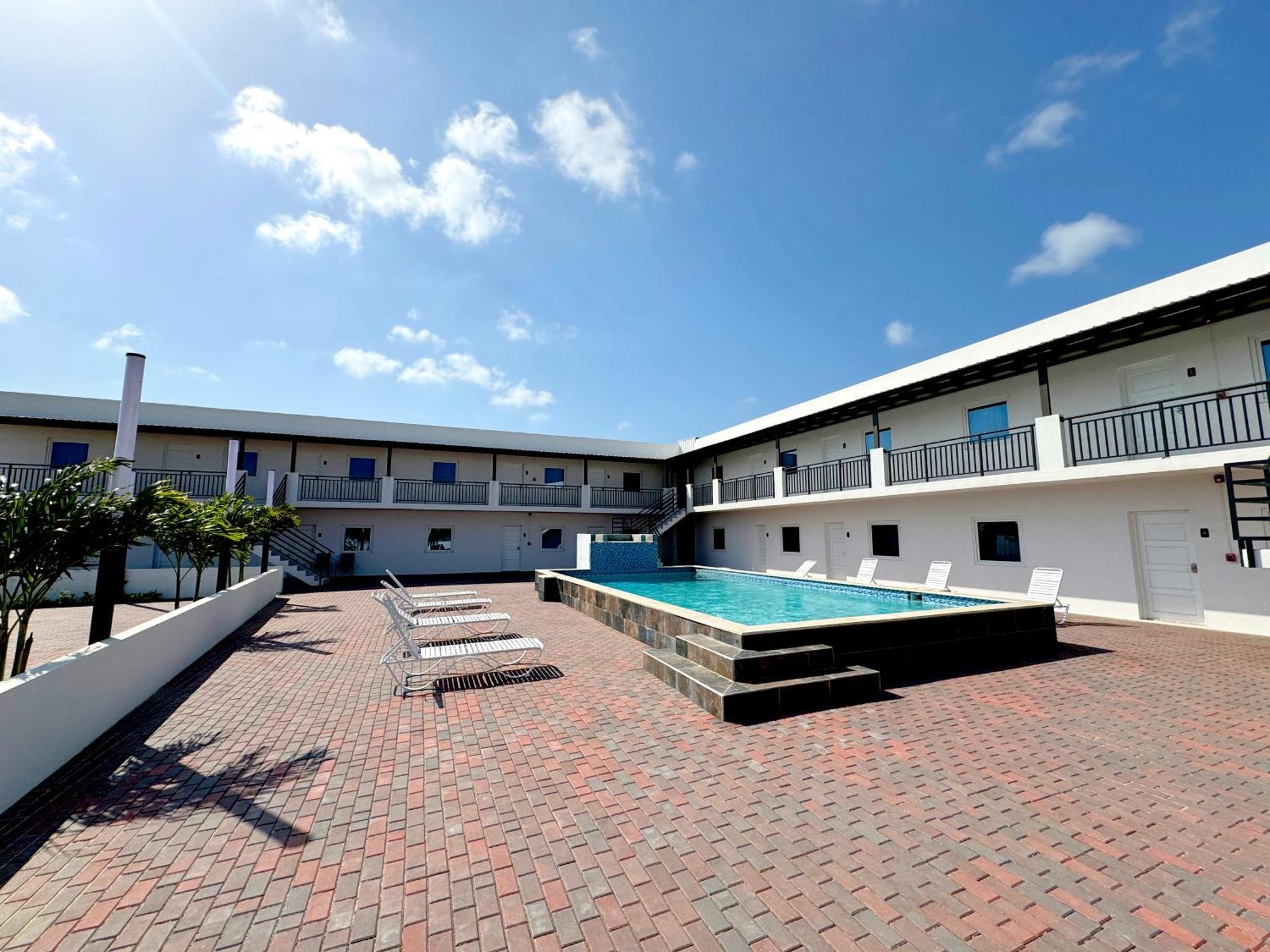 Bon Bini Suites Oranjestad Buitenkant foto